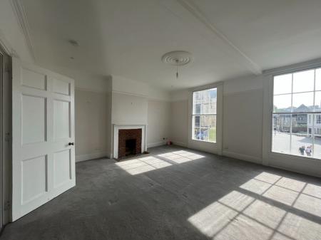 4 bedroom Terraced House to let in The Precincts, Canterbury