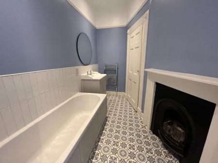 4 bedroom Terraced House to let in The Precincts, Canterbury