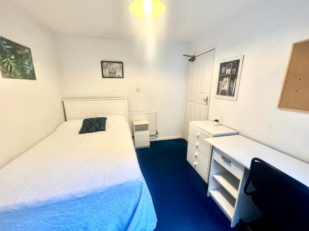 4 bedroom House share to let in Ancress Close, Canterbury