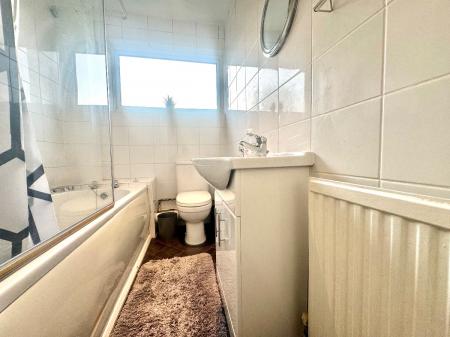 4 bedroom House share to let in Ancress Close, Canterbury