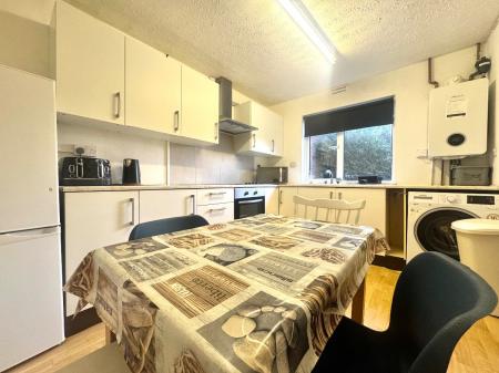 4 bedroom House share to let in Ancress Close, Canterbury