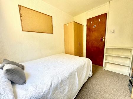 4 bedroom Terraced House to let in Downs Road, Canterbury