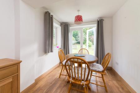 4 bedroom Terraced House to let in Downs Road, Canterbury