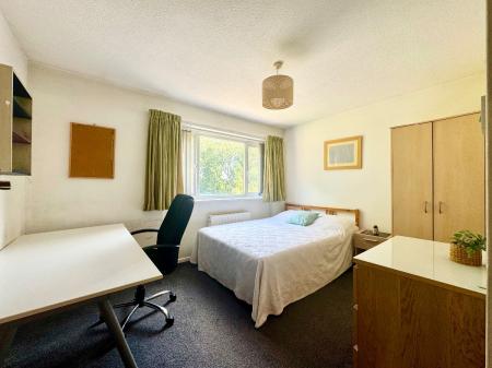 4 bedroom Terraced House to let in Downs Road, Canterbury