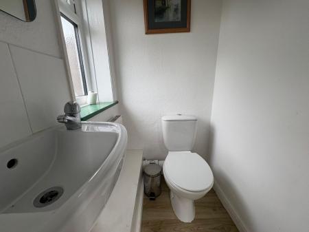 4 bedroom Semi-detached house to let in Pretoria Road, Canterbury