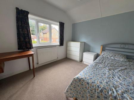 4 bedroom Semi-detached house to let in Pretoria Road, Canterbury