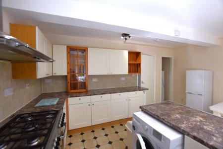 5 bedroom Semi-detached house to let in Wincheap, Canterbury