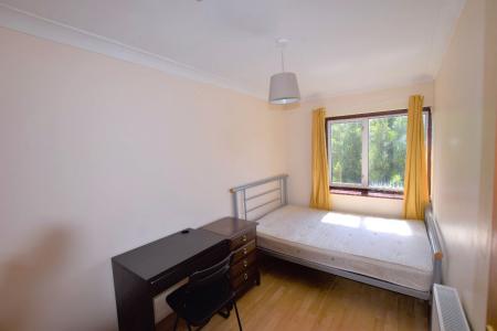 5 bedroom Semi-detached house to let in Wincheap, Canterbury