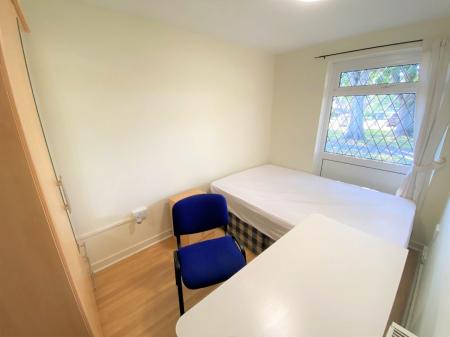 4 bedroom Bungalow to let in 4 Bed Student House - 53 Ulcombe Gardens, UKC