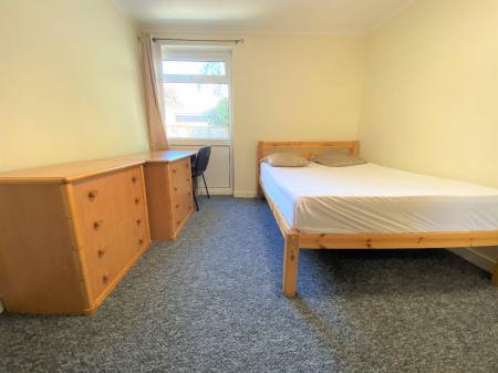 4 bedroom Bungalow to let in 4 Bed Student House - 53 Ulcombe Gardens, UKC