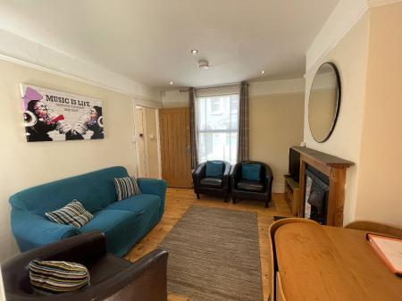 3 bedroom Terraced House to let in 6 Lansdown Road, Canterbury