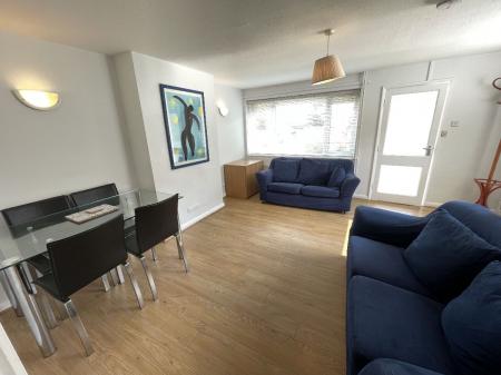 4 bedroom Semi-detached house to let in Verwood Close, Canterbury