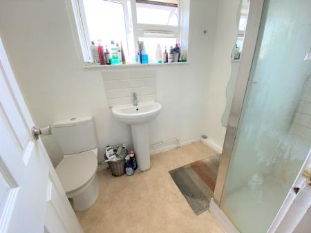 4 bedroom Terraced House to let in Tunstall Road, Canterbury