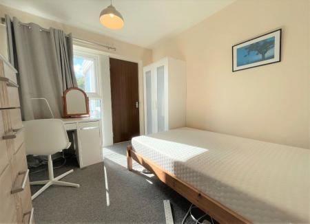 4 bedroom Terraced House to let in 117 Downs Rd - 4 Bedroom Student Home -UKC