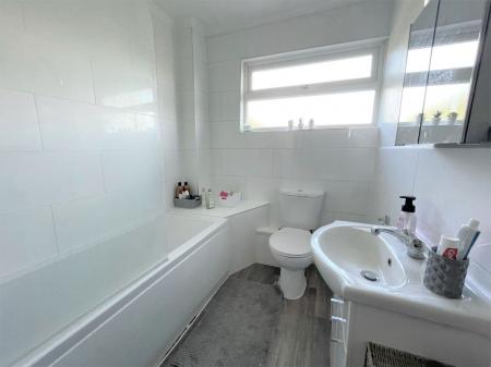 4 bedroom Terraced House to let in 117 Downs Rd - 4 Bedroom Student Home -UKC