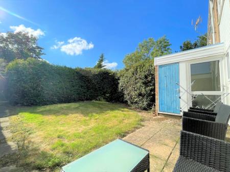 4 bedroom Terraced House to let in 117 Downs Rd - 4 Bedroom Student Home -UKC