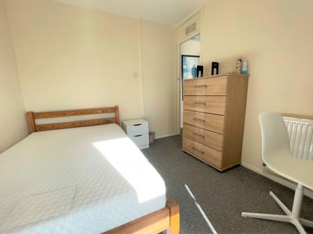 4 bedroom Terraced House to let in 117 Downs Rd - 4 Bedroom Student Home -UKC