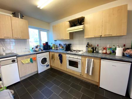 4 bedroom Terraced House to let in 4 Bed Student Home - 5 Headcorn Drive, Canterbury