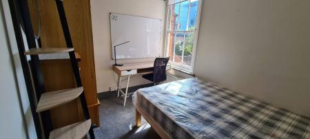 4 bedroom Semi-detached house to let in 9 Edward Road, Canterbury