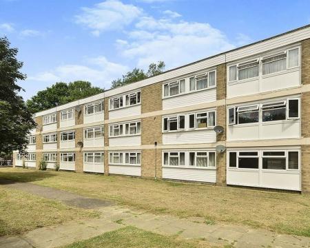 3 bedroom Flat to let in 3 Bed Student Home - 45 Long Meadow Way, Canterbury