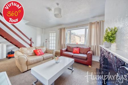 5 bedroom Semi-detached house to let in 19 Mead Way, Close to Town