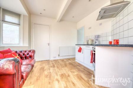 4 bedroom Semi-detached house to let in 42 Old Park Avenue - 4 Bed student home