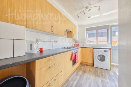 5 bedroom Terraced House to let in 5 Bed Student Home - 30 Regency Place