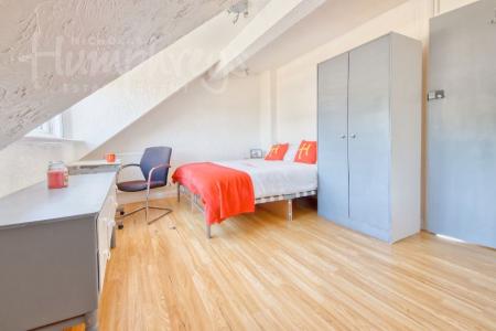 5 bedroom Terraced House to let in 5 Bed Student Home - 30 Regency Place