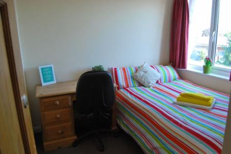 6 bedroom Terraced House to let in 6 Bed Student Home - 18 Headcorn Drive, Canterbury