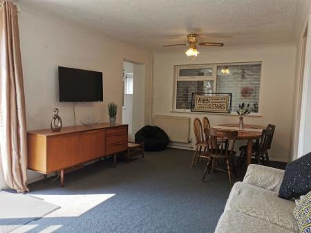 7 bedroom Terraced House to let in 5 Bed Student Home - 43 Downs Road, Canterbury