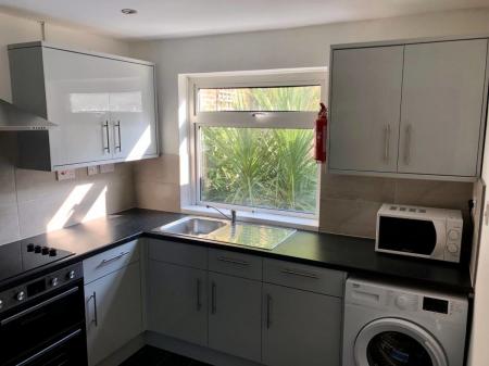 7 bedroom Terraced House to let in 5 Bed Student Home - 43 Downs Road, Canterbury