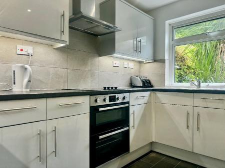 7 bedroom Terraced House to let in 5 Bed Student Home - 43 Downs Road, Canterbury