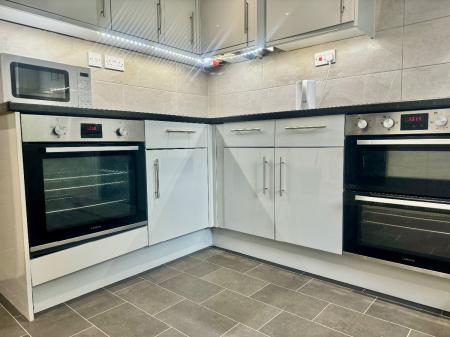 7 bedroom Terraced House to let in 5 Bed Student Home - 43 Downs Road, Canterbury