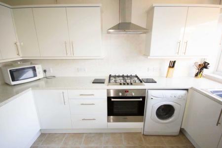 4 bedroom Semi-detached house to let in Westerham Close, Canterbury