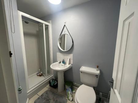 5 bedroom Semi-detached house to let in St. Martins Road, Canterbury