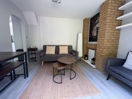 4 bedroom Terraced House to let in Tunstall Road, Canterbury