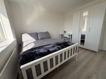 4 bedroom Terraced House to let in Tunstall Road, Canterbury