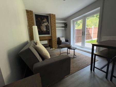 4 bedroom Terraced House to let in Tunstall Road, Canterbury