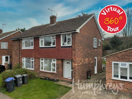 4 bedroom Semi-detached house to let in 6 College Road - Close to CCCU