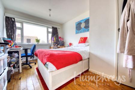 6 College Road - Close to CCCU