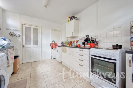 4 bedroom Terraced House to let in St Martins Road