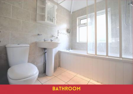 5 bedroom Semi-detached house to let in 5 Bed Student Home - 37 Old Park Avenue