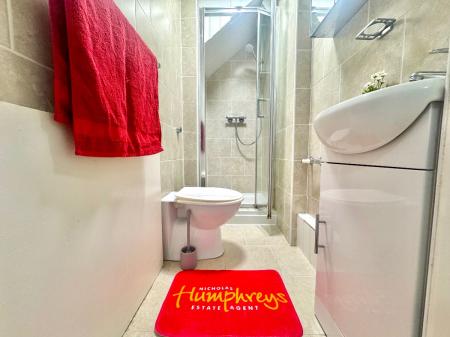 5 bedroom Semi-detached house to let in 5 Bed Student House - 28 Forrester Close