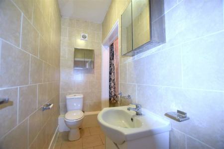 5 bedroom Semi-detached house to let in York Road, Canterbury, Kent, CT1