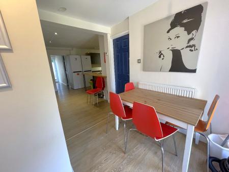 6 bedroom Semi-detached house to let in 6 Bed Student Home - 15 Starle Close