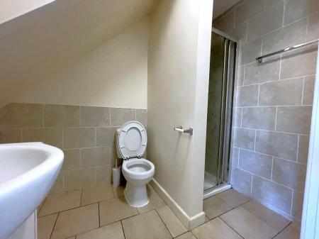 6 bedroom Semi-detached house to let in 6 Bed Student Home - 15 Starle Close