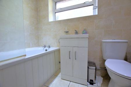 5 bedroom Semi-detached house to let in 5 Bed Student House - 49 Tunstall Road, UKC