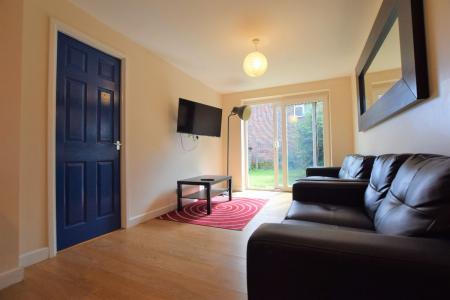 5 bedroom Terraced House to let in 5 Bed Student Home - 27 Godden Road