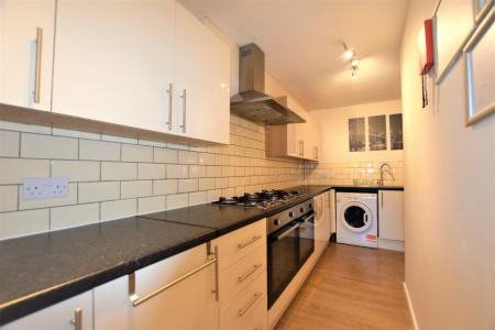 5 bedroom Terraced House to let in 5 Bed Student Home - 27 Godden Road