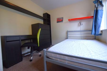 5 bedroom Semi-detached house to let in 5 Bed Student Home - Teddington Close